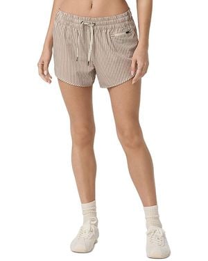 Vuori Clementine 2.0 Shorts - Natural