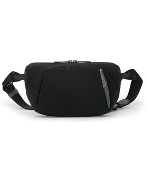 Tumi Axis Medium Sling Bag - Black
