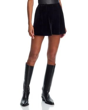 Norma Kamali Normal Kamali Velvet Pleated Shorts - Black