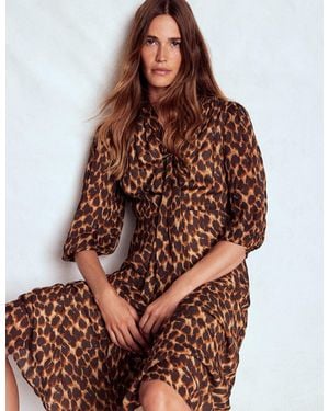 Boden Brooke Teekleid Mit Bindeband Am Ausschnitt-Sand, Abstraktes Leopardenmuster - Blau