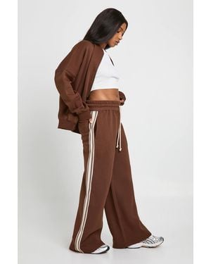 Boohoo Side Tape Contrast Drawcord Straight Leg Jogger - Brown