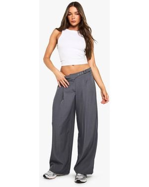 Boohoo Low Rise Belted Extreme Wide Leg Trouser - Blue
