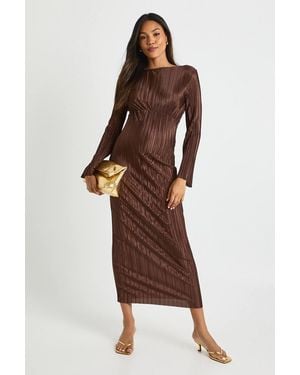 Boohoo Maternity Plisse Batwing Midaxi Dress - Brown
