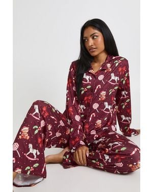 Boohoo Vintage Christmas Print Long Sleeve Shirt & Pants Pyjama Set - Red