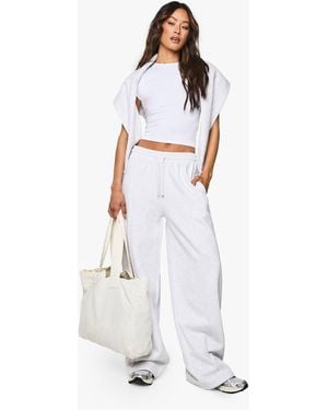 Boohoo Petite Pintuck Detail Straight Leg Jogger - White