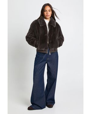 Boohoo Short Fur Zip Up Jacket - Azul