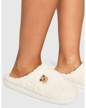 Boohoo Bear Embroidered Cable Knit Slippers - White