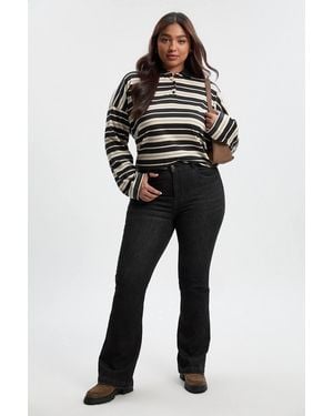 Boohoo Plus Mid Waist Y2K Bootcut Jean - Black