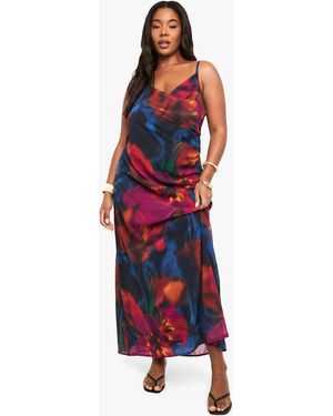 Boohoo Vestido Plus Maxi Cruzado De Chifón Estampado - Rojo