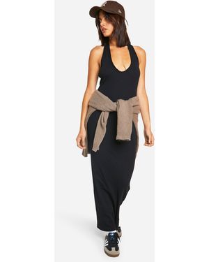 Boohoo Vestido Maxi Básico De Canalé Con Escote Pronunciado - Negro