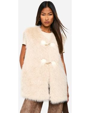 Boohoo Vintage Look Faux Fur Toggle Detail Oversized Gilet - Natural