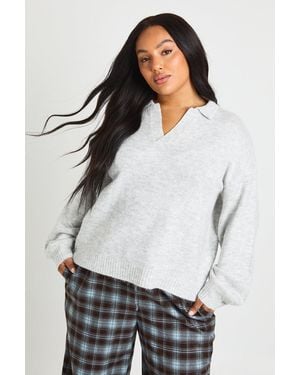 Boohoo Plus Collared V Neck Knit Top - White