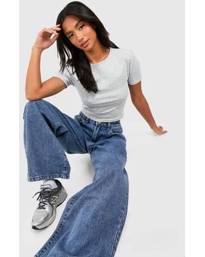 Boohoo Petite Basics Wide Leg Jean - Blue