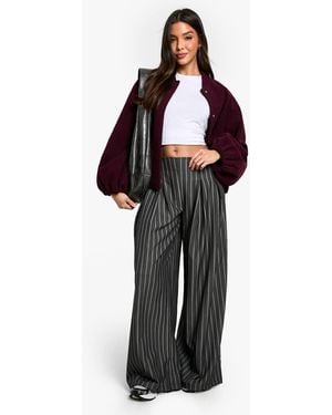 Boohoo Stripe Pleat Detail Slouchy Trouser - Black