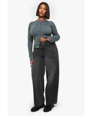 Boohoo Plus Mid Waist Baggy Fit Jean - Blue