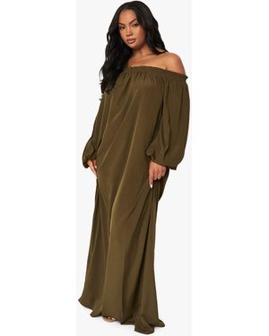 Boohoo Vestido Plus Maxi Holgado Con Escote Bardot - Marrón