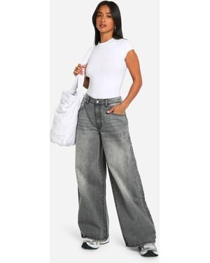 Boohoo The Petite Mid Rise Wide Leg Jean - Gray