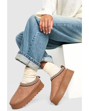 Boohoo Mules Holgadas Con Plataforma Y Bordado - Azul