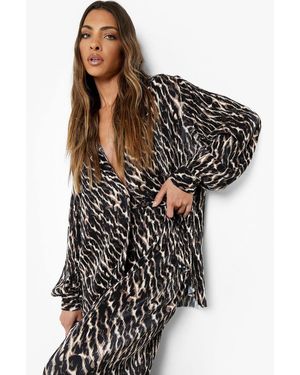 Boohoo Leopard Print Plisse Relaxed Fit Shirt - Black