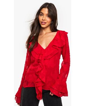 Boohoo Floral Texture Ruffle Blouse - Rojo
