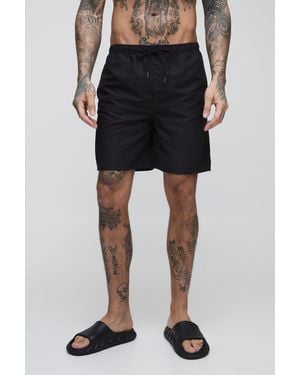 BoohooMAN Tall mittellange Badehose - Schwarz