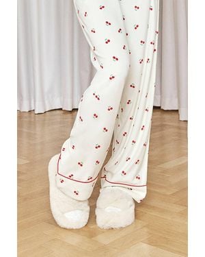 Boohoo Fluffy Cross Front Platform Slippers - White