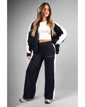 Boohoo Petite Contrast Straight Leg Jogger - Blue