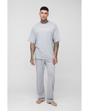 Boohoo Conjunto Tall Para Estar En Casa De Pantalón Deportivo Y Camiseta Con Estampado Pour Home - Gris