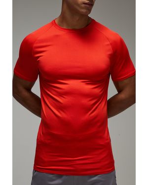 Boohoo Active Lightweight Essentials Gym Regular Fit Raglan T-Shirt - Red