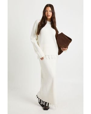 Boohoo Tassel Hem Detail Oversized Jumper And Knitted Skirt Co-Ord - Blanco
