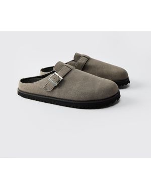 Boohoo Skater Sole Buckle Detail Mule - Grey