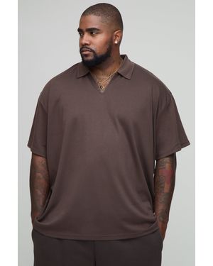 BoohooMAN Plus Oversized Interlock V Neck Polo - Brown