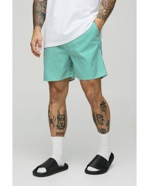 BoohooMAN Mittellange Badehose mit schmalem Streifen - Grün