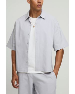 BoohooMAN Oversized Half Sleeve Tech Stretch Shirt & Baggy Pants Set - White