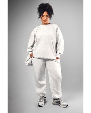 BoohooMAN Plus Dsgn Studio Embroidered Cuffed Oversized Jogger - Grey