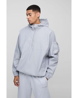 BoohooMAN Oversized Hooded Cagoule Raincoat - Gray
