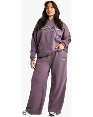 BoohooMAN Plus Dsgn Studio Sports Applique Straight Leg Jogger - Red