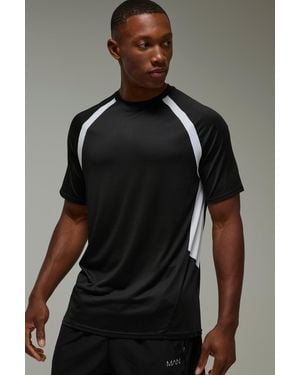 BoohooMAN Man Active Lightweight Colour Block Regular Fit Gym T-shirt - Black