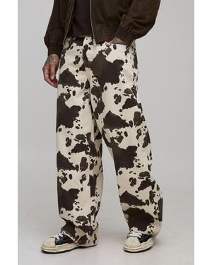 Boohoo Tall Washed Baggy Fit Cow Print Jeans - Marrón