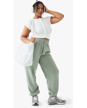 BoohooMAN Plus Dsgn Studio Embroidered Cuffed Oversized Jogger - Green
