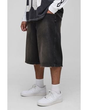 BoohooMAN Plus Relaxed Longline Tinted Nibbled Pocket Denim Jorts - Black