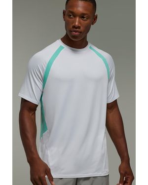 BoohooMAN Man Active Lightweight Colour Block Regular Fit Gym T-shirt - Grey