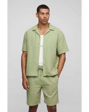 BoohooMAN Oversized Jumbo Waffle Revere Shirt And Shorts Set - Green