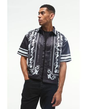 BoohooMAN Kastiges Oversize Satin-Hemd - Schwarz