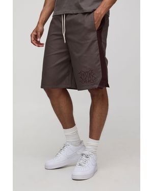 BoohooMAN Elasticated Waist Relaxed Fit Long Length Embroidery Bermuda Shorts - Brown