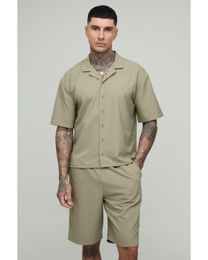 BoohooMAN Tall Oversized Boxy Technical Stretch Revere Shirt & Comfort Short Set - Green