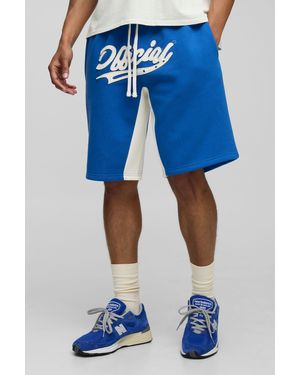 BoohooMAN Relaxed Official Applique Long Length Gusset Shorts - Blue