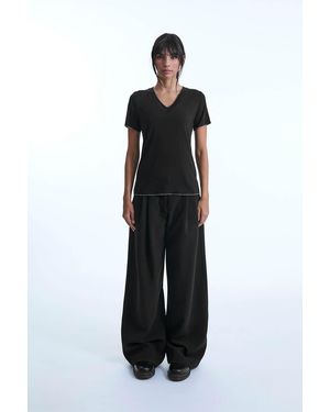 James Lakeland V-Neck T-Shirt - Black