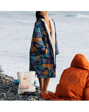 Passenger Waves Sherpa Lined Changing Robe - Blue