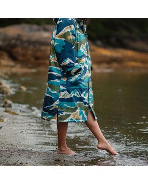 Passenger Khaki Waves Sherpa Lined Changing Robe - Blue